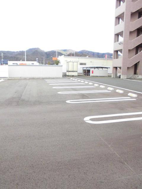 メゾン　アグレアーブルの駐車場|駐車場