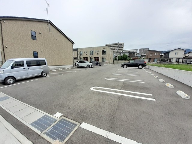 サイド　ツーの駐車場|駐車場
