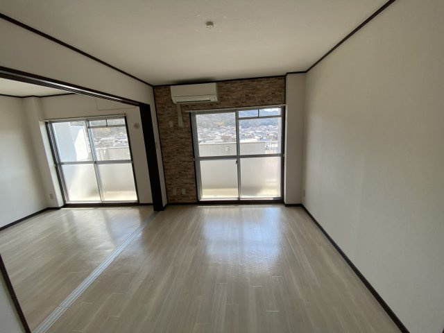 ハイツ赤坂（管理）の居間・リビング