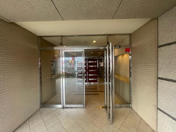 グランアッシュ寝屋川シティノースリッジ|エントランス
■物件内覧・資金計画相談・住宅ローン相談、リフォーム相談、お問合せ受付中■
※当日・翌日のご内覧、ご相談はお電話でのお問合せがスムーズです！