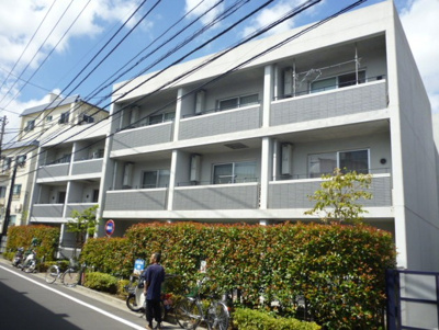 【外観】 | ガーデン西荻窪 | 鉄筋コンクリート造のがっちりとした造り。