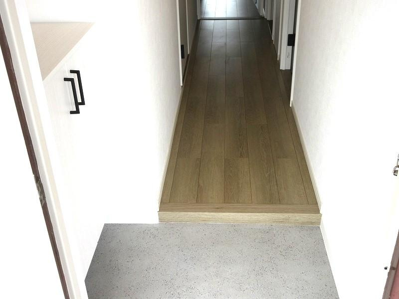 ホーユーパレス寝屋川の玄関|玄関　シューズボックス
■物件内覧・資金計画相談・住宅ローン相談、リフォーム相談、お問合せ受付中■
※当日・翌日のご内覧、ご相談はお電話でのお問合せがスムーズです！