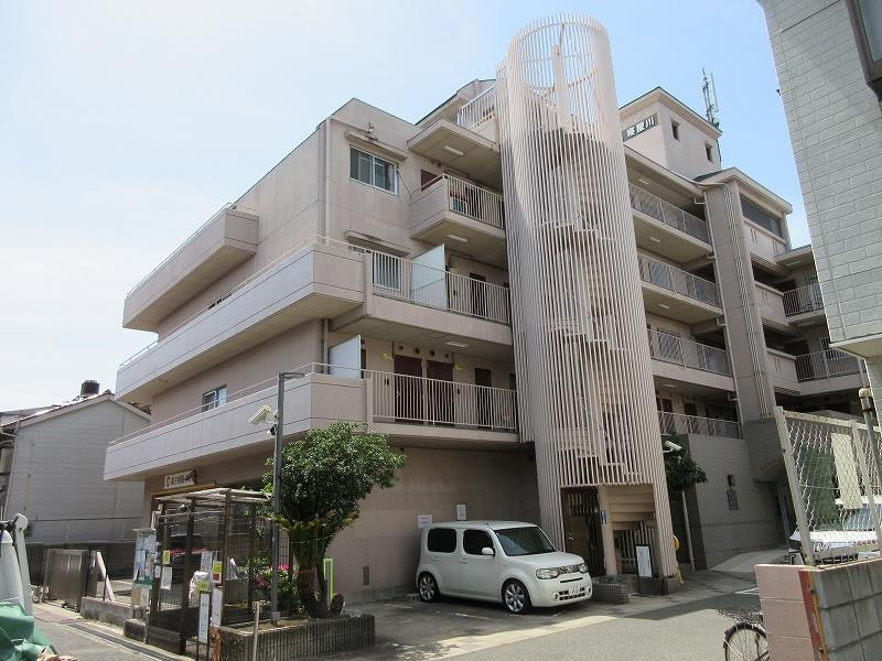 ホーユーパレス寝屋川の外観|新しい生活にいかがでしょうか？外観はお住まいの顔になります。こだわりたいポイントですね。水回りリフォームやリノベーションも承ってます。
■現地見学・資金計画相談・住宅ローン相談もお問合せ受付中■