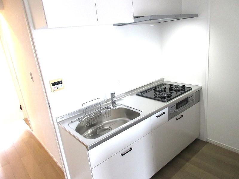 ホーユーパレス寝屋川のキッチン|システムキッチン
■物件内覧・資金計画相談・住宅ローン相談、リフォーム相談、お問合せ受付中■
※当日・翌日のご内覧、ご相談はお電話でのお問合せがスムーズです！