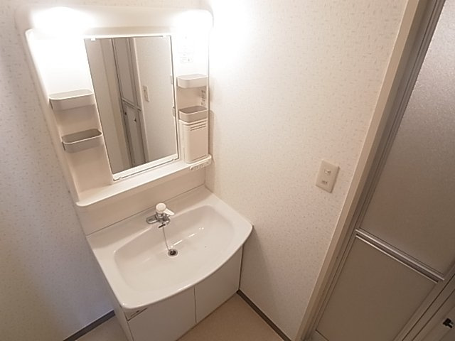 神戸市須磨区南落合１丁目の賃貸マンションの洗面所