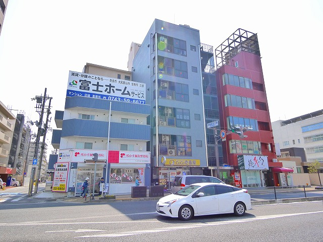 アクティブ宝泉ビルの外観