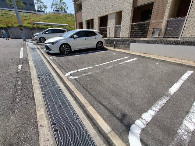 パークヒルズあゆみのの駐車場