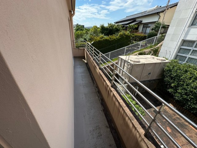 コレツィオーネ東山南棟のバルコニー|北側バルコニー。キッチンから出ることができます。