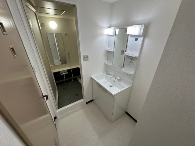 コレツィオーネ東山南棟の独立洗面台|シャンプードレッサー洗面台で朝の忙しい準備も楽々♪