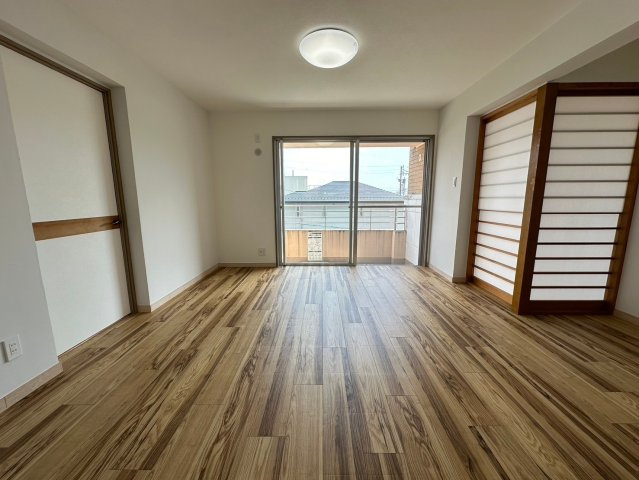 コレツィオーネ東山南棟の居間・リビング