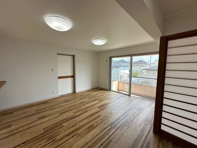 コレツィオーネ東山南棟の居間・リビング