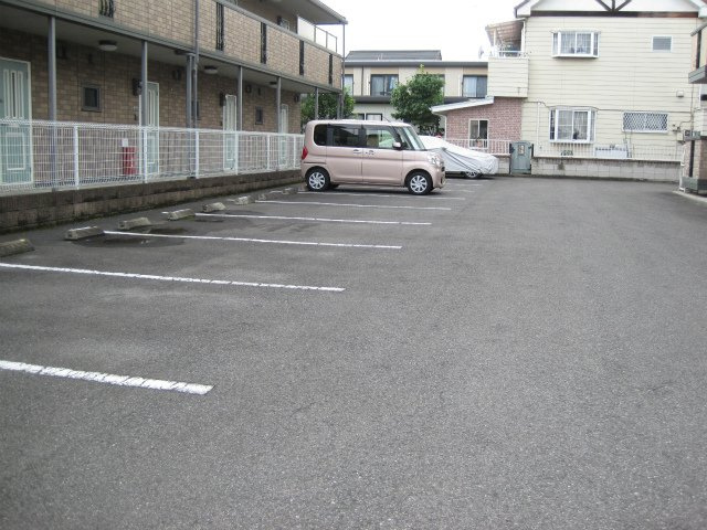 グランサリックス　Ｅの駐車場