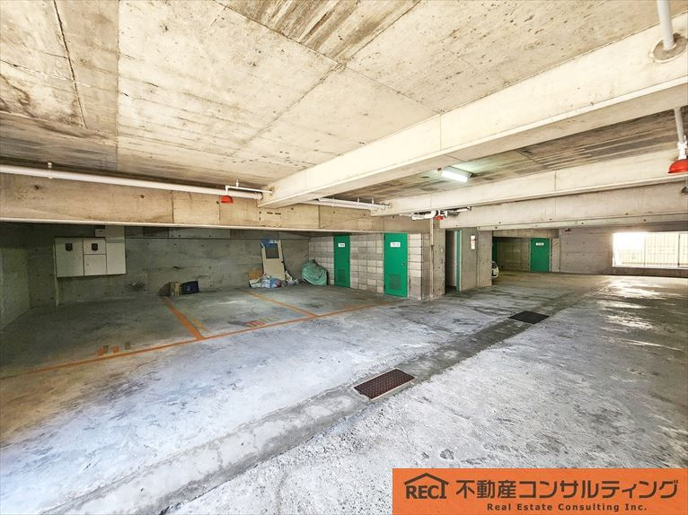 グリーンハイツ六甲の駐車場