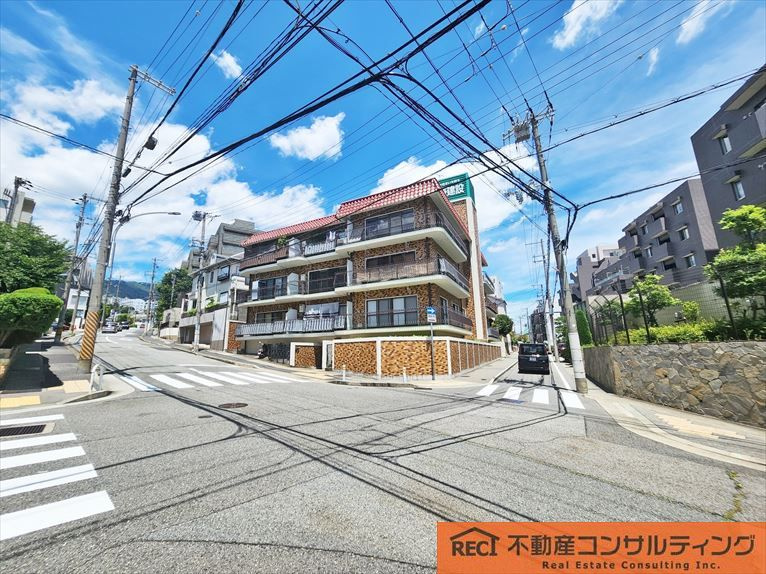 グリーンハイツ六甲の外観