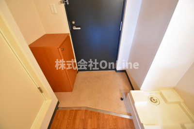 【玄関】 | アヴァンセクール近畿大学前