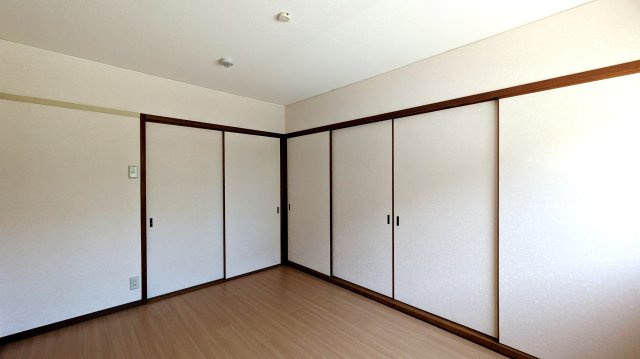 【寝室】