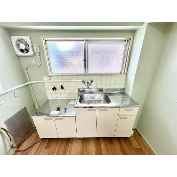 明石市和坂稲荷町の賃貸マンションのキッチン