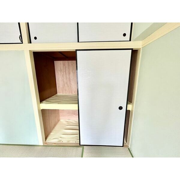 明石市和坂稲荷町の賃貸マンションの収納