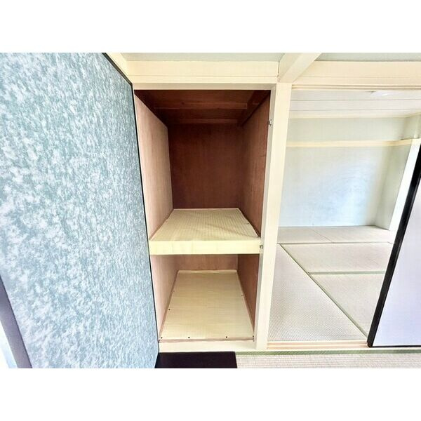 明石市和坂稲荷町の賃貸マンションの収納