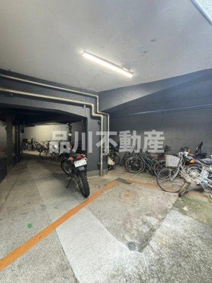 【駐車場】 | マンション千束苑 | 駐車場に車を止められます