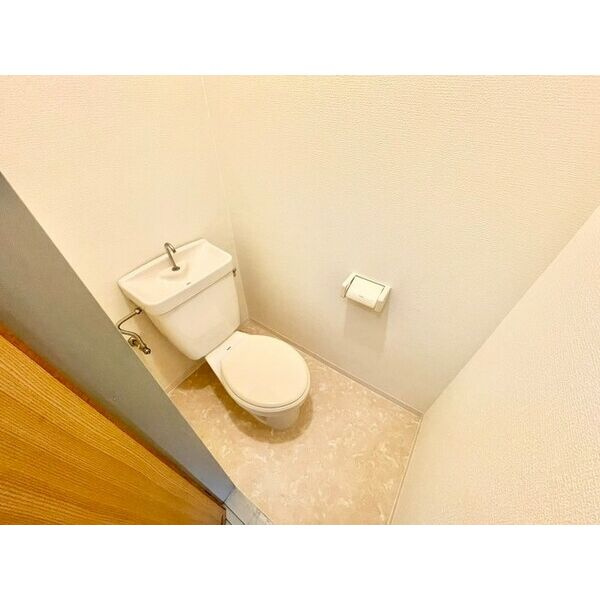 明石市中朝霧丘の賃貸マンションのトイレ