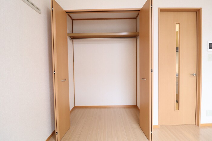 フォルテ Ａの収納|クローゼット（参考同型205号室室内写真）

