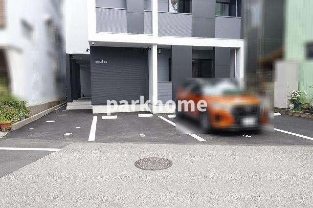 Proud秦南の駐車場|駐車場完備です