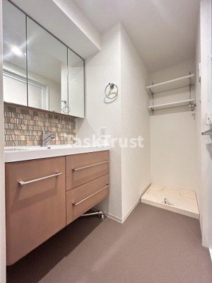 【洗面所】 | セレニテフラン梅田