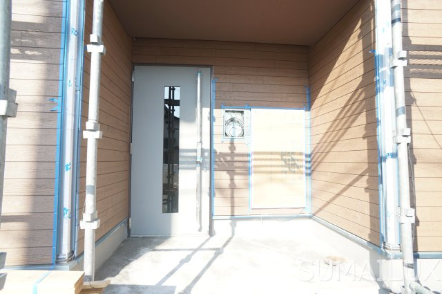 熊本市中央区出水３丁目のアパートのエントランス