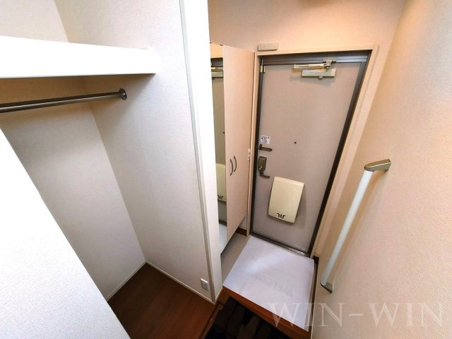 HIBARIの玄関