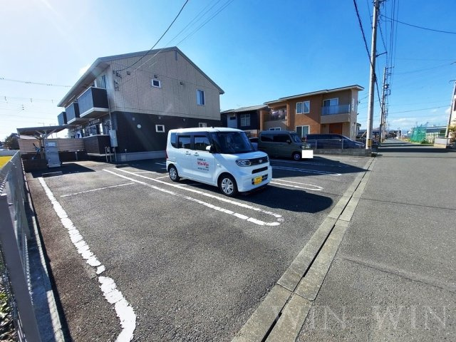 HIBARIの駐車場