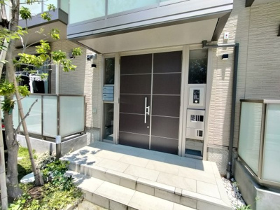 【エントランス】 | フェリシアメゾン | オートロック、防犯カメラ付きで安心生活