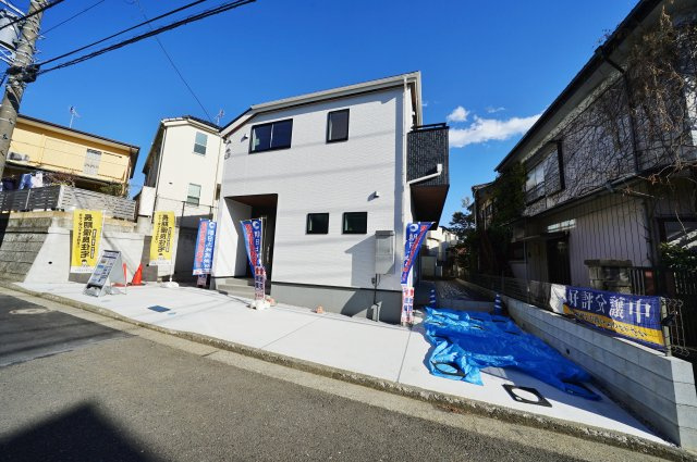 【横浜市旭区白根6丁目52-24新築戸建】★仲介手数料無料★（不動丸小学校・鶴ヶ峯中学校）の外観