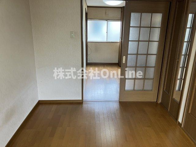 西弓削2丁目貸家の寝室