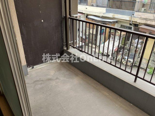 西弓削2丁目貸家のバルコニー