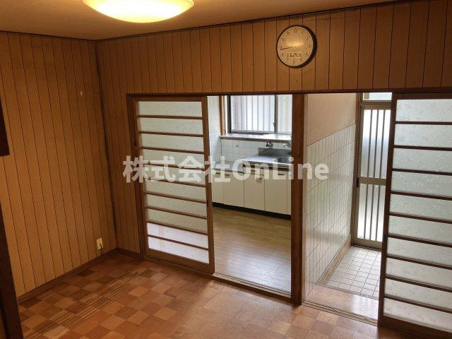 西弓削2丁目貸家の居間・リビング