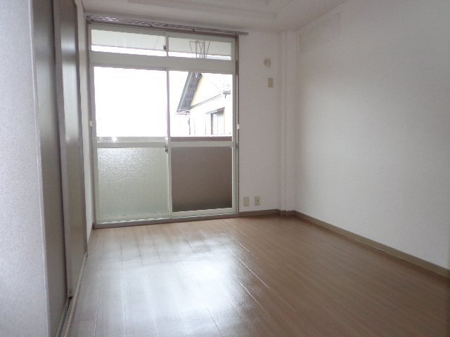 ハイムエスポワールの洋室