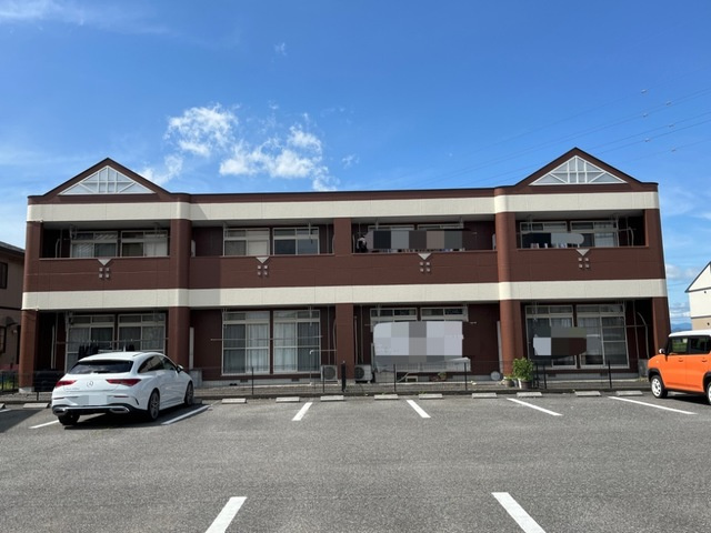 ハイムエスポワールの駐車場