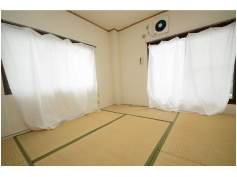 プルシャン城南の寝室