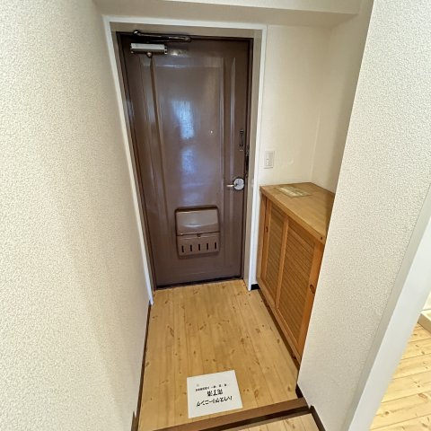 H.YamajiBuillの玄関