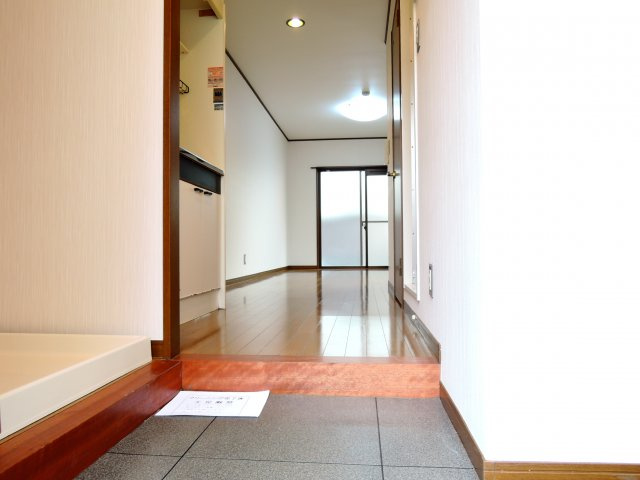 アゼリア2号館の玄関