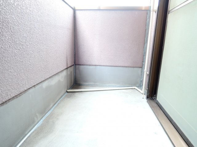 アゼリア2号館のバルコニー