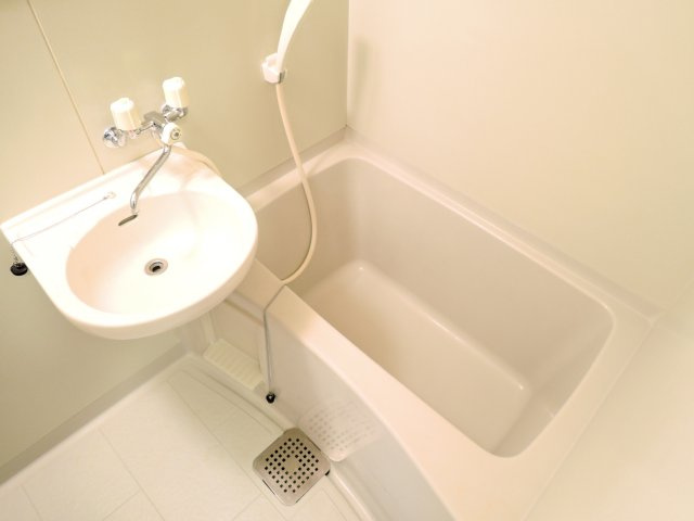 アゼリア2号館の浴室