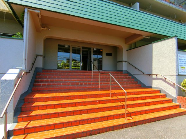 南海狭山コーポ1号棟のエントランス