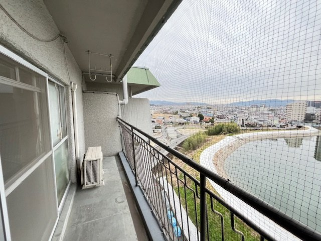 南海狭山コーポ1号棟のバルコニー