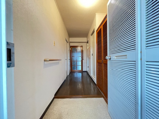 南海狭山コーポ1号棟の玄関