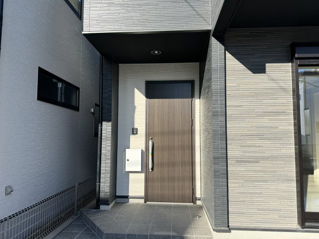 流山市東初石４丁目新築戸建【八木北小学校：5分】のエントランス|エントランス・玄関ポーチ