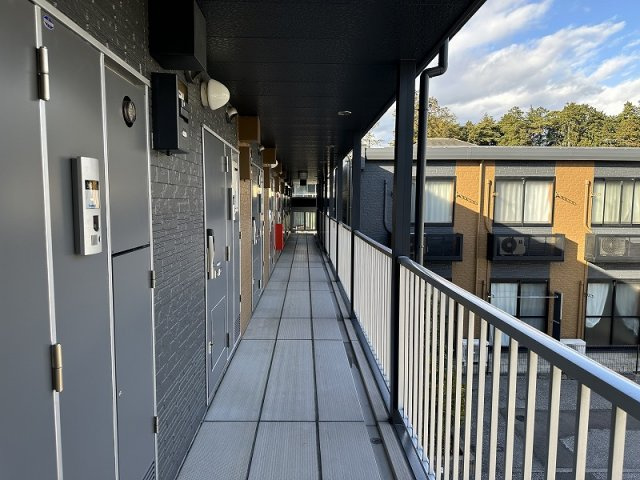 レオパレスＹｏｕｔｈＶｉｌｌａのその他|2階廊下