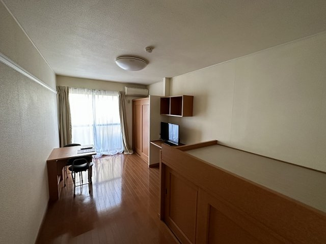 レオパレスＹｏｕｔｈＶｉｌｌａの居間・リビング