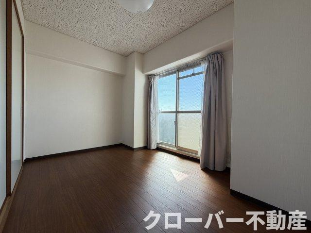 ダイヤハイツの洋室